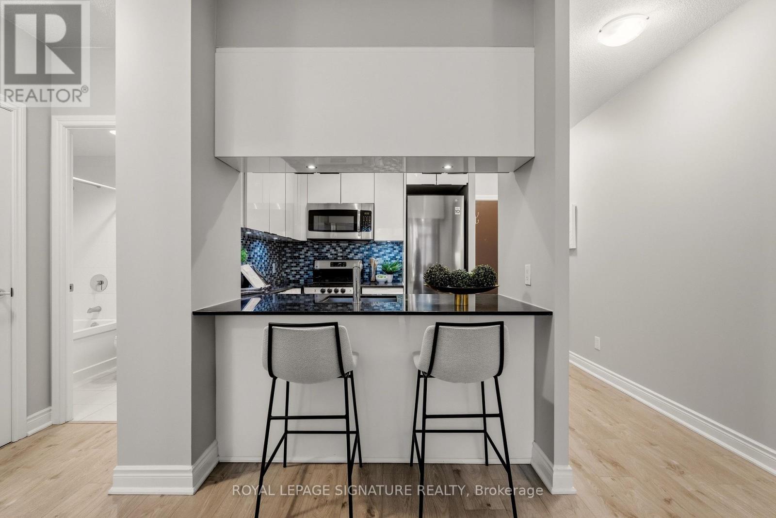 330 - 80 Marine Parade Drive Property Photo 13