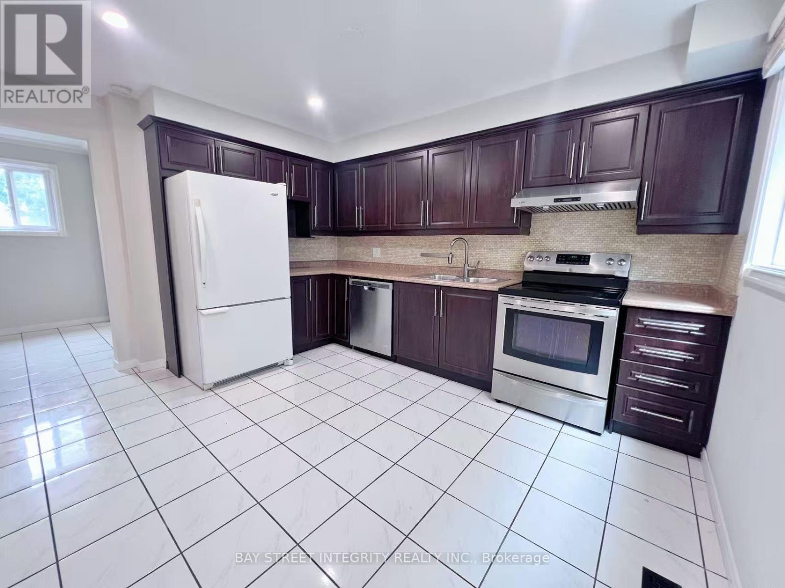 4073 Pavillion Court Property Photo 3
