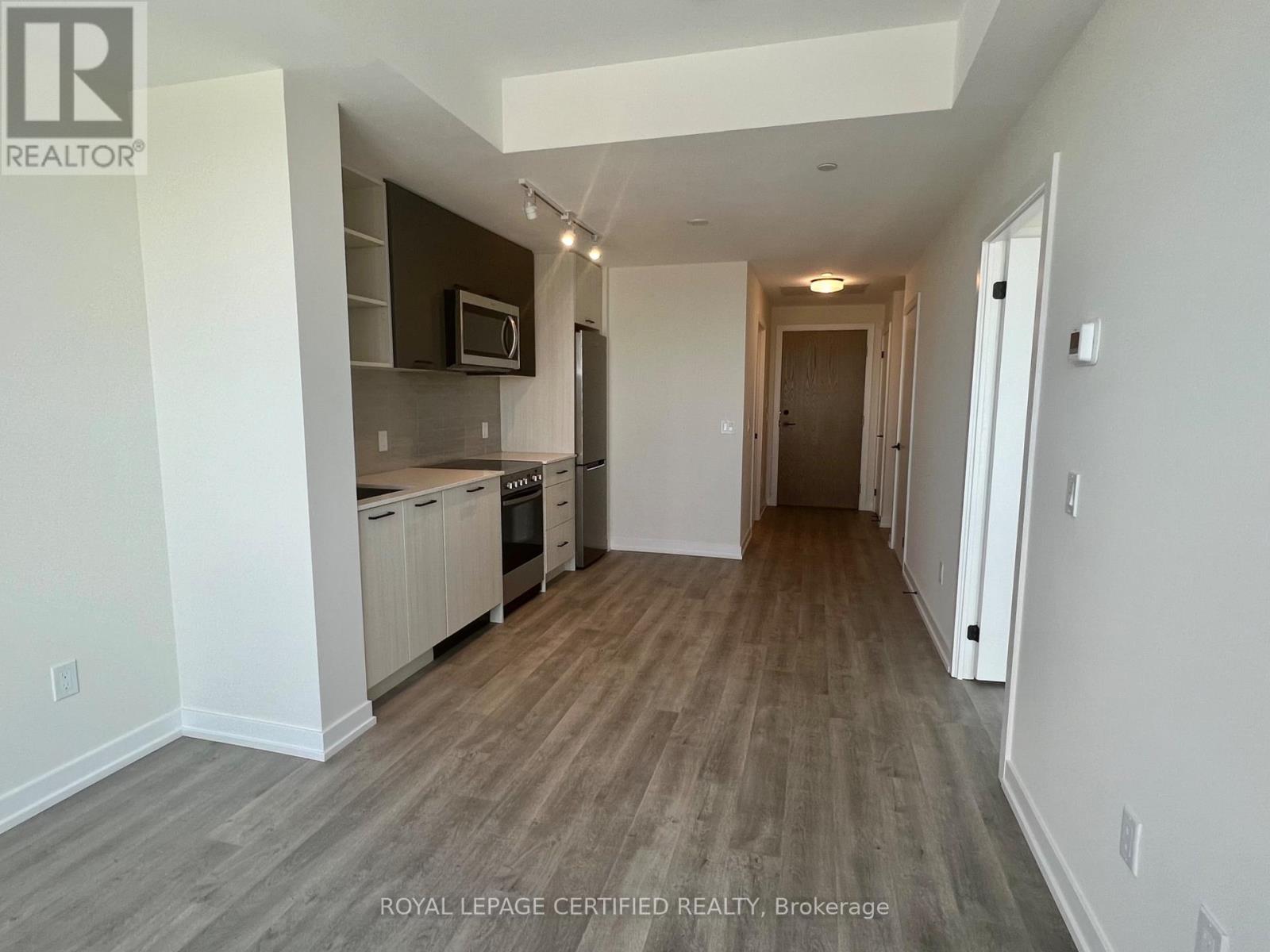 522 - 2300 St. Clair Avenue W Property Photo 5