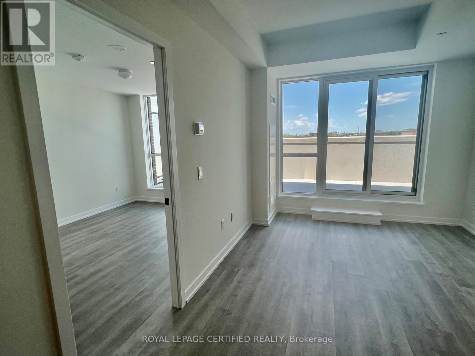 522 - 2300 St. Clair Avenue W Property Photo 8