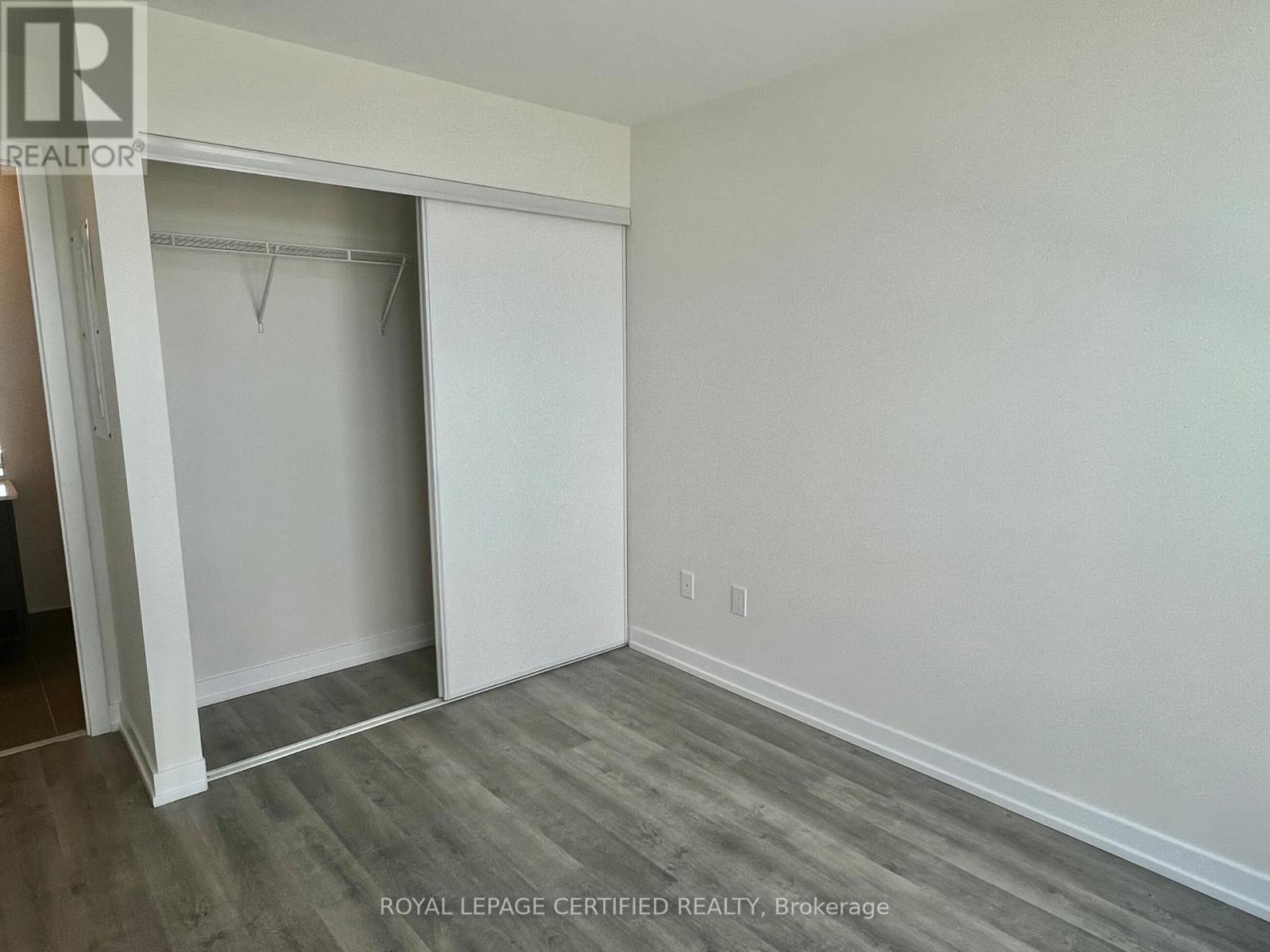 522 - 2300 St. Clair Avenue W Property Photo 9