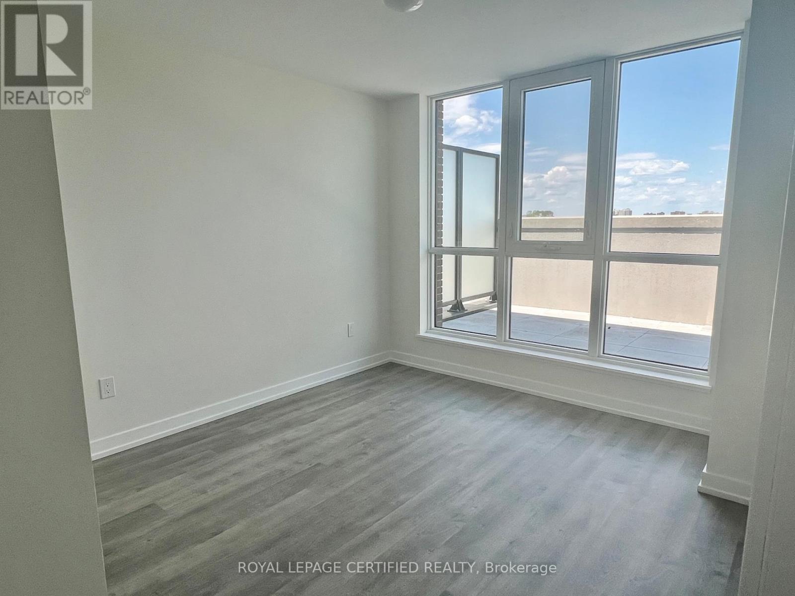 522 - 2300 St. Clair Avenue W Property Photo 12