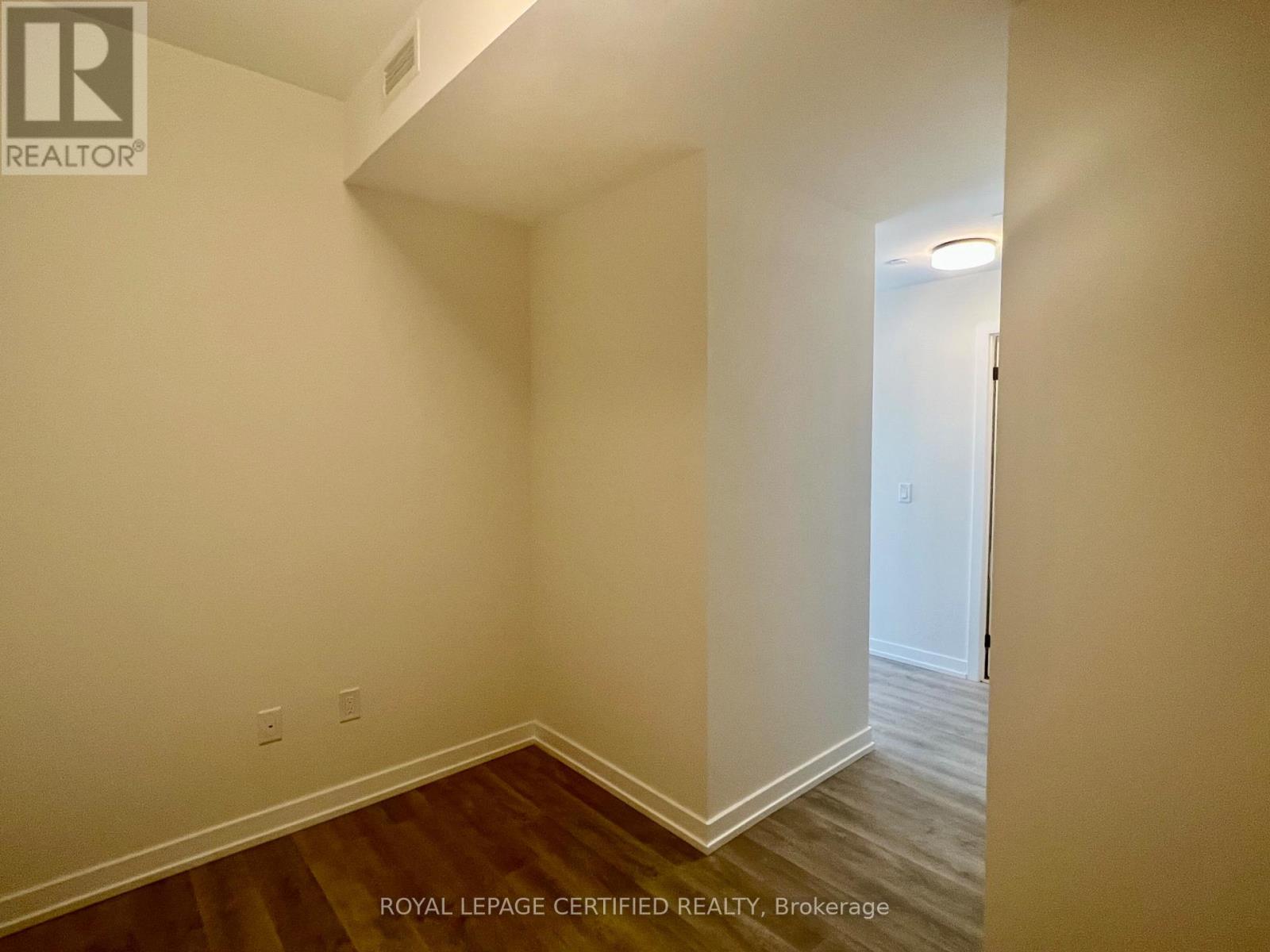 522 - 2300 St. Clair Avenue W Property Photo 15