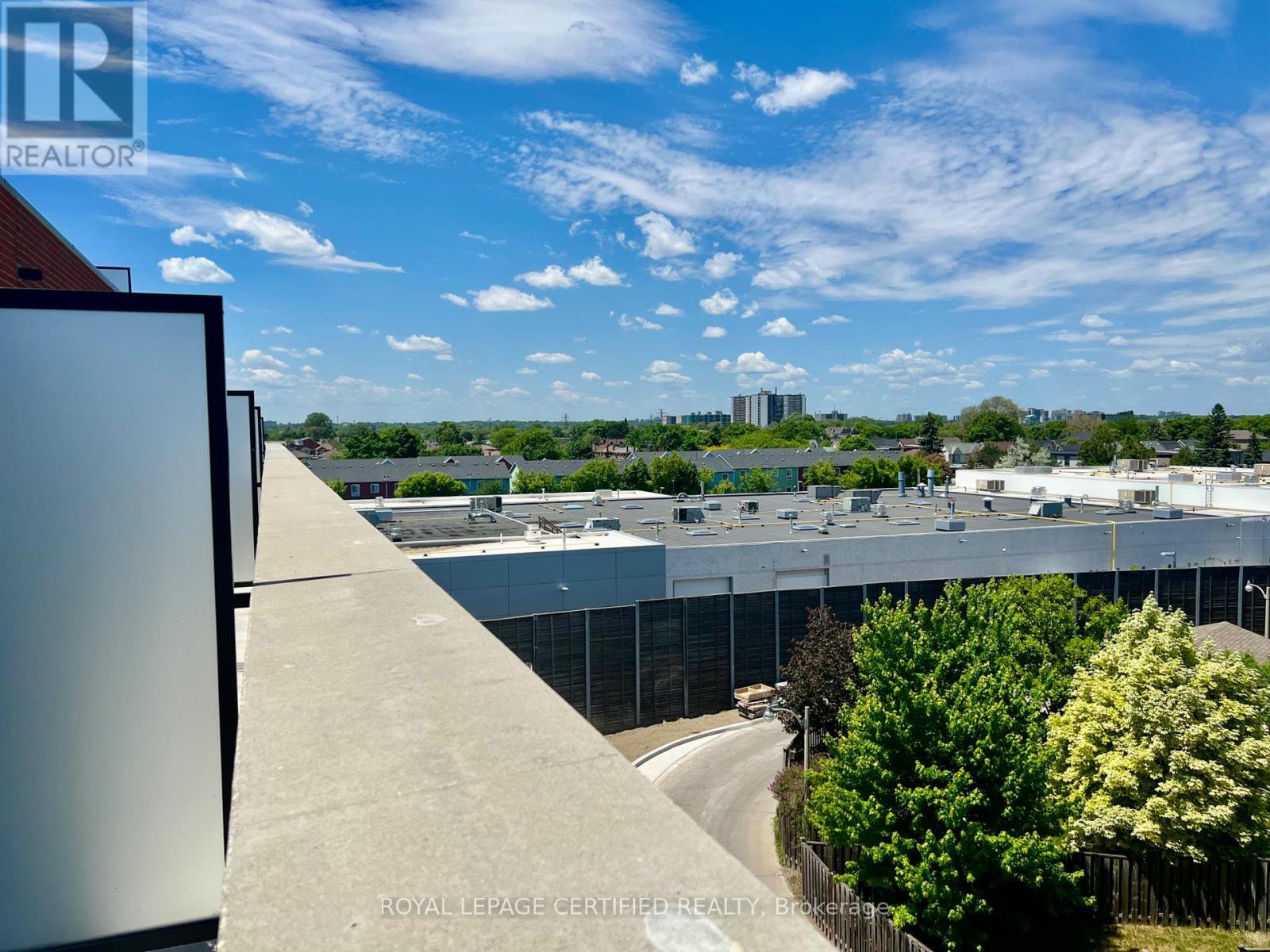522 - 2300 St. Clair Avenue W Property Photo 22