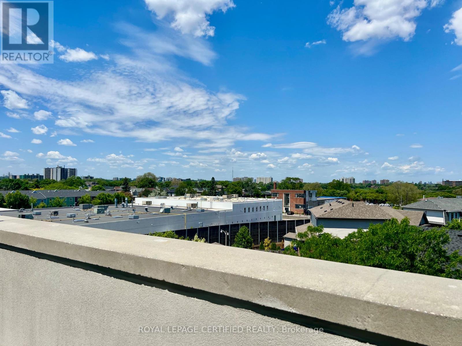 522 - 2300 St. Clair Avenue W Property Photo 25