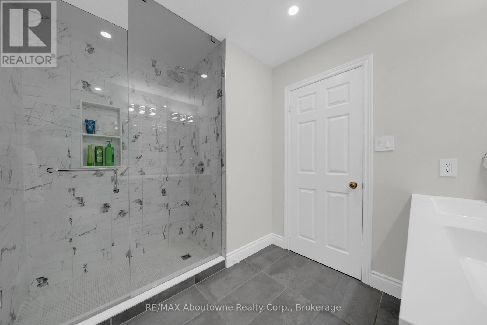 2403 Marine Drive Property Photo 33