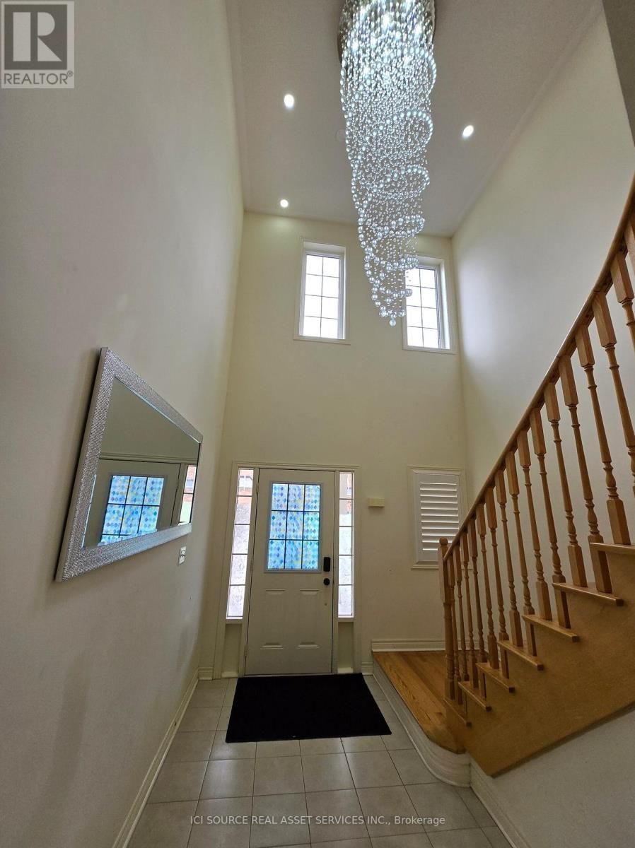 376 Bessborough Drive Property Photo 3