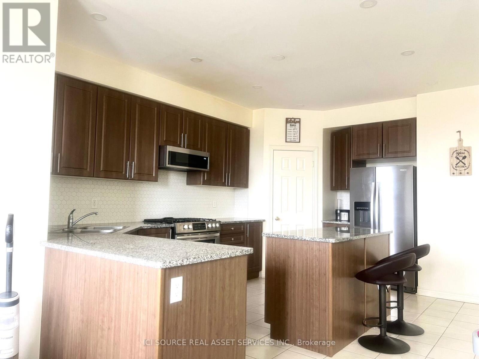 376 Bessborough Drive Property Photo 9