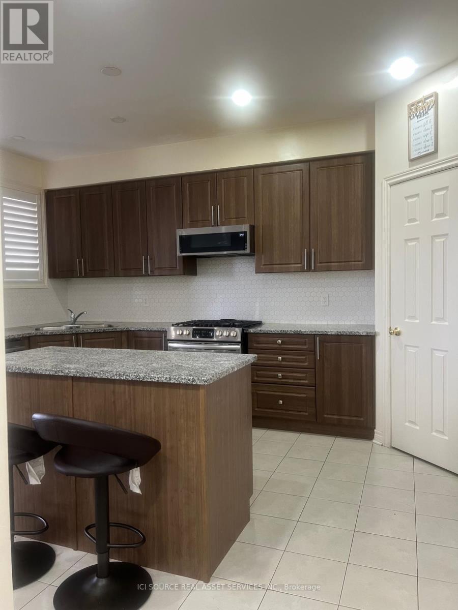 376 Bessborough Drive Property Photo 10