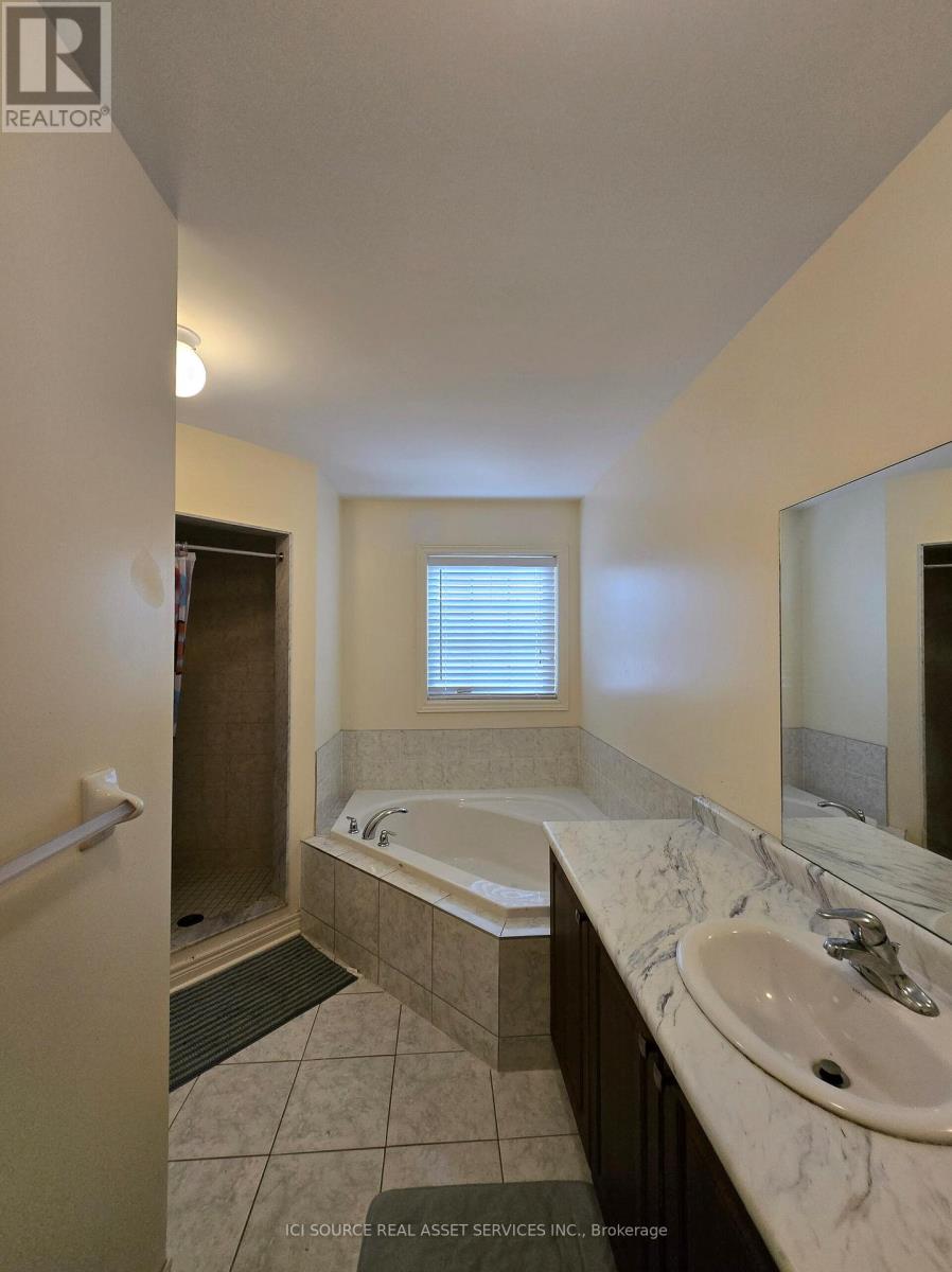 376 Bessborough Drive Property Photo 14