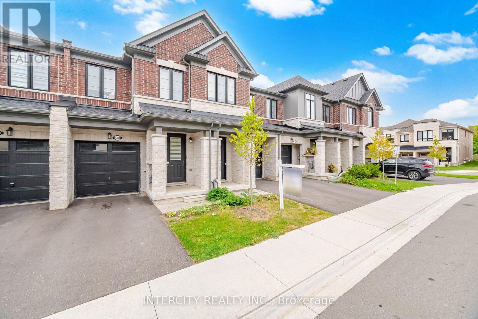1378 National Common Property Photo 5