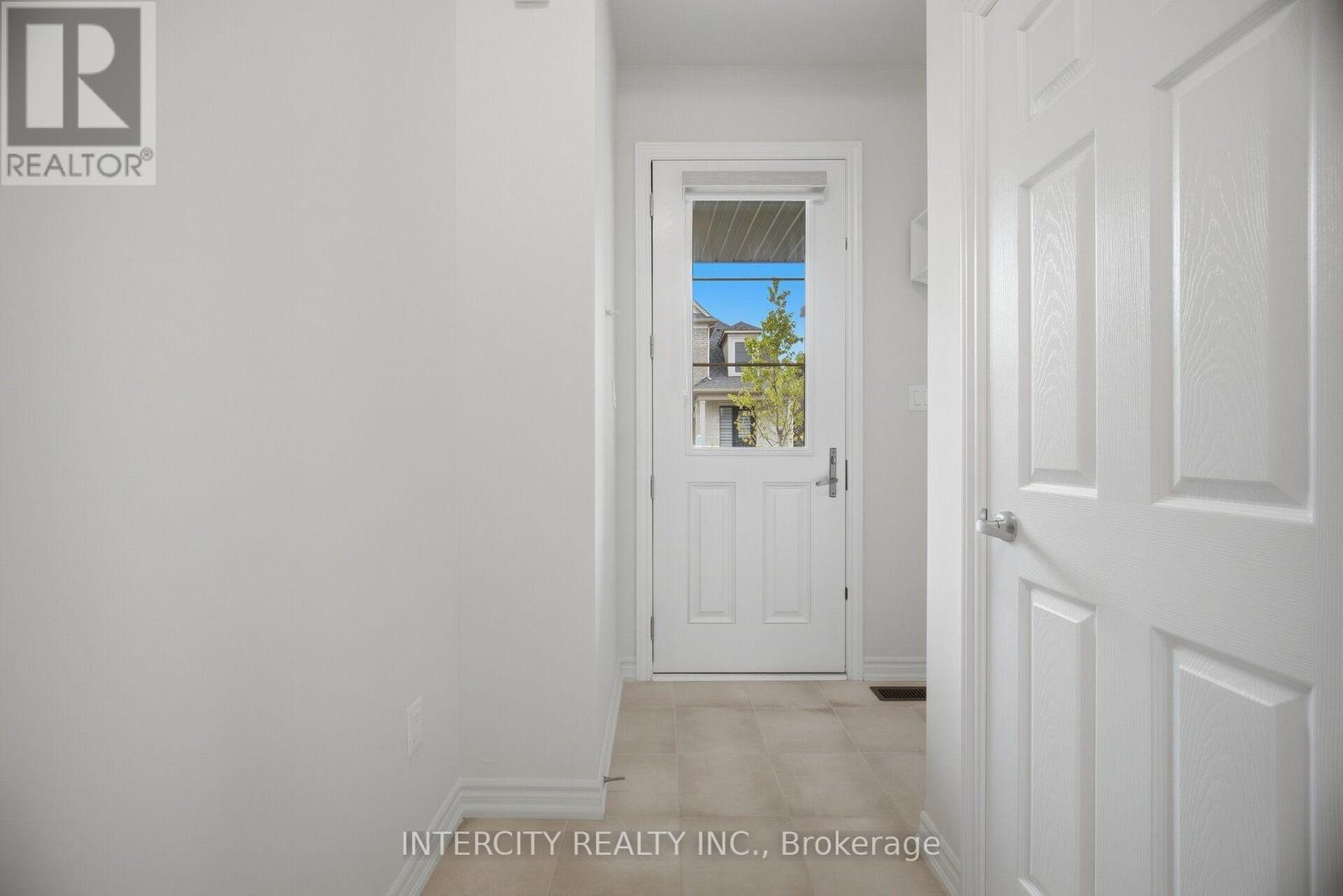 1378 National Common Property Photo 7