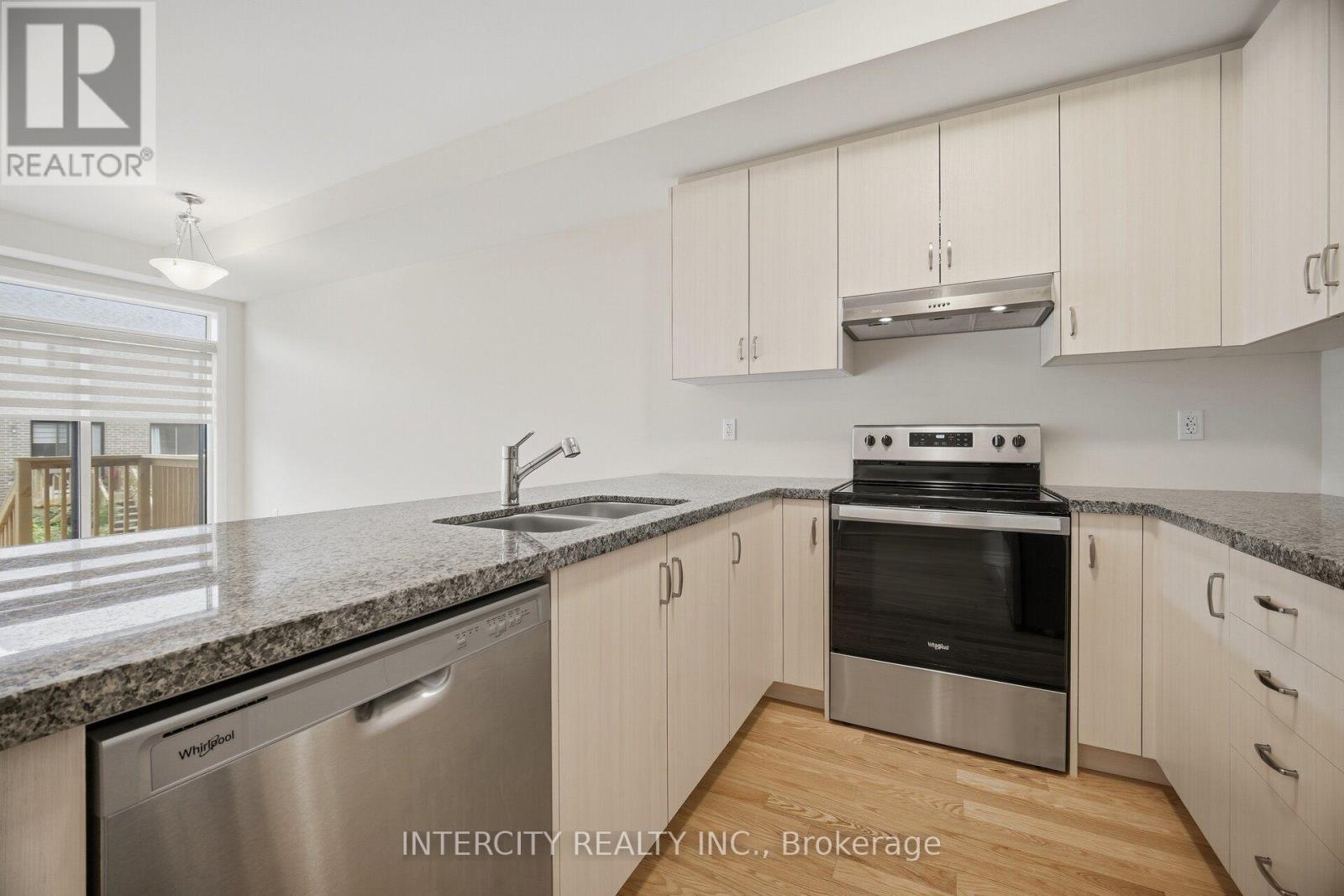 1378 National Common Property Photo 13