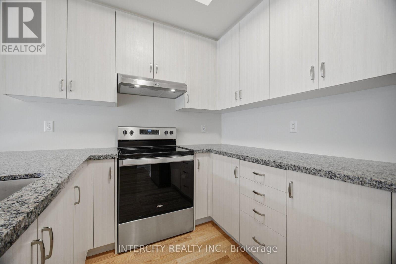 1378 National Common Property Photo 14
