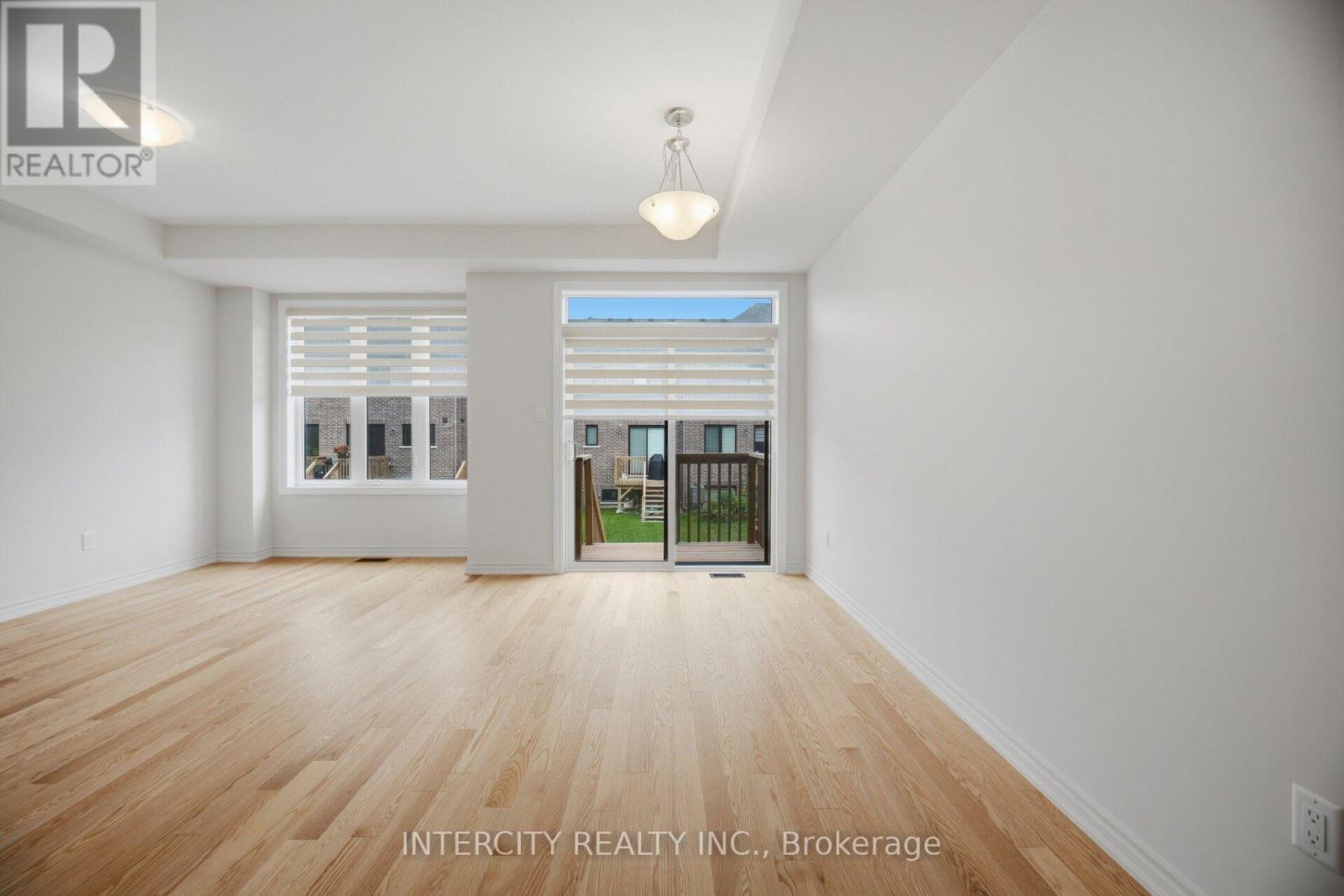 1378 National Common Property Photo 18