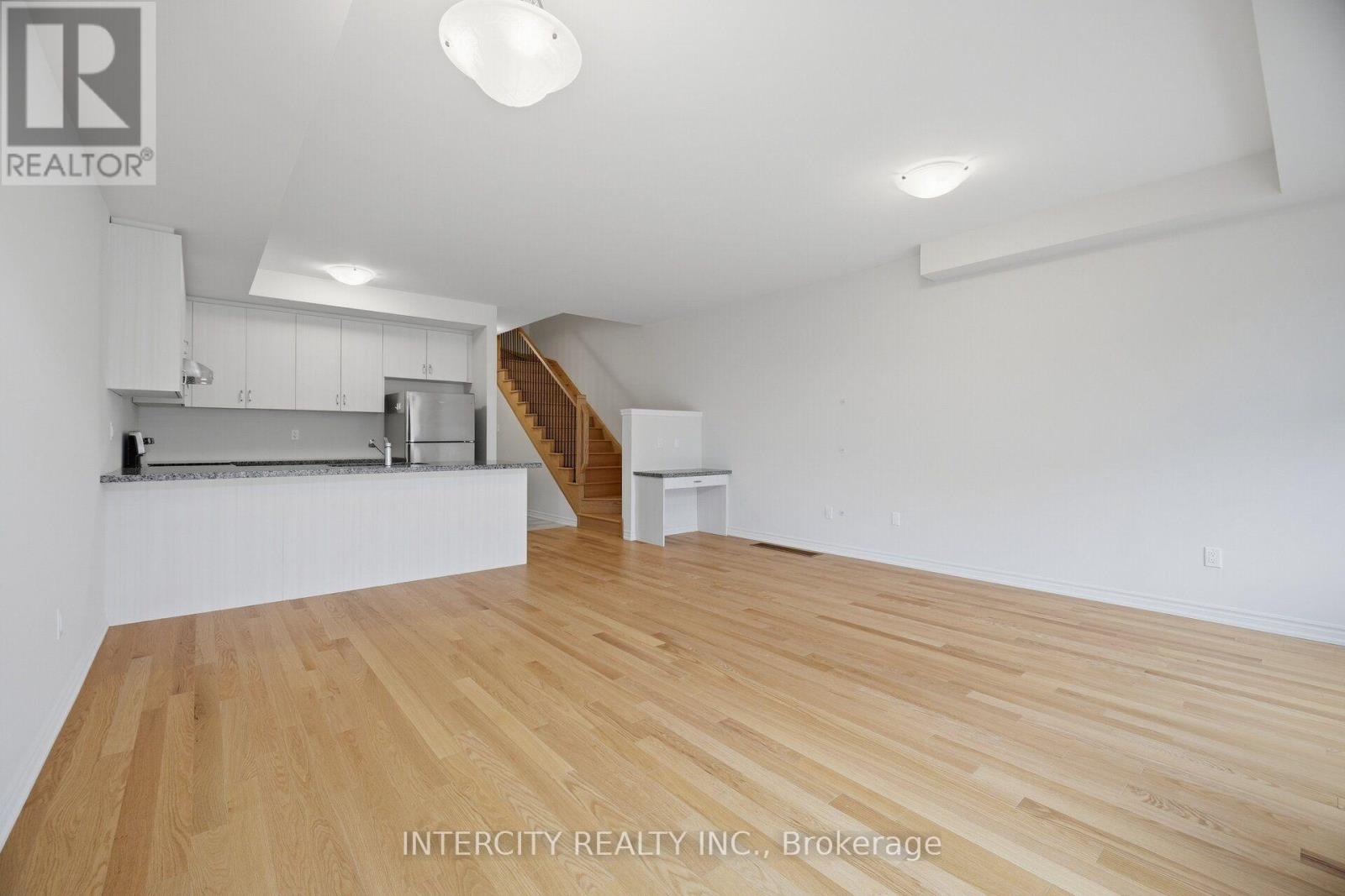 1378 National Common Property Photo 19