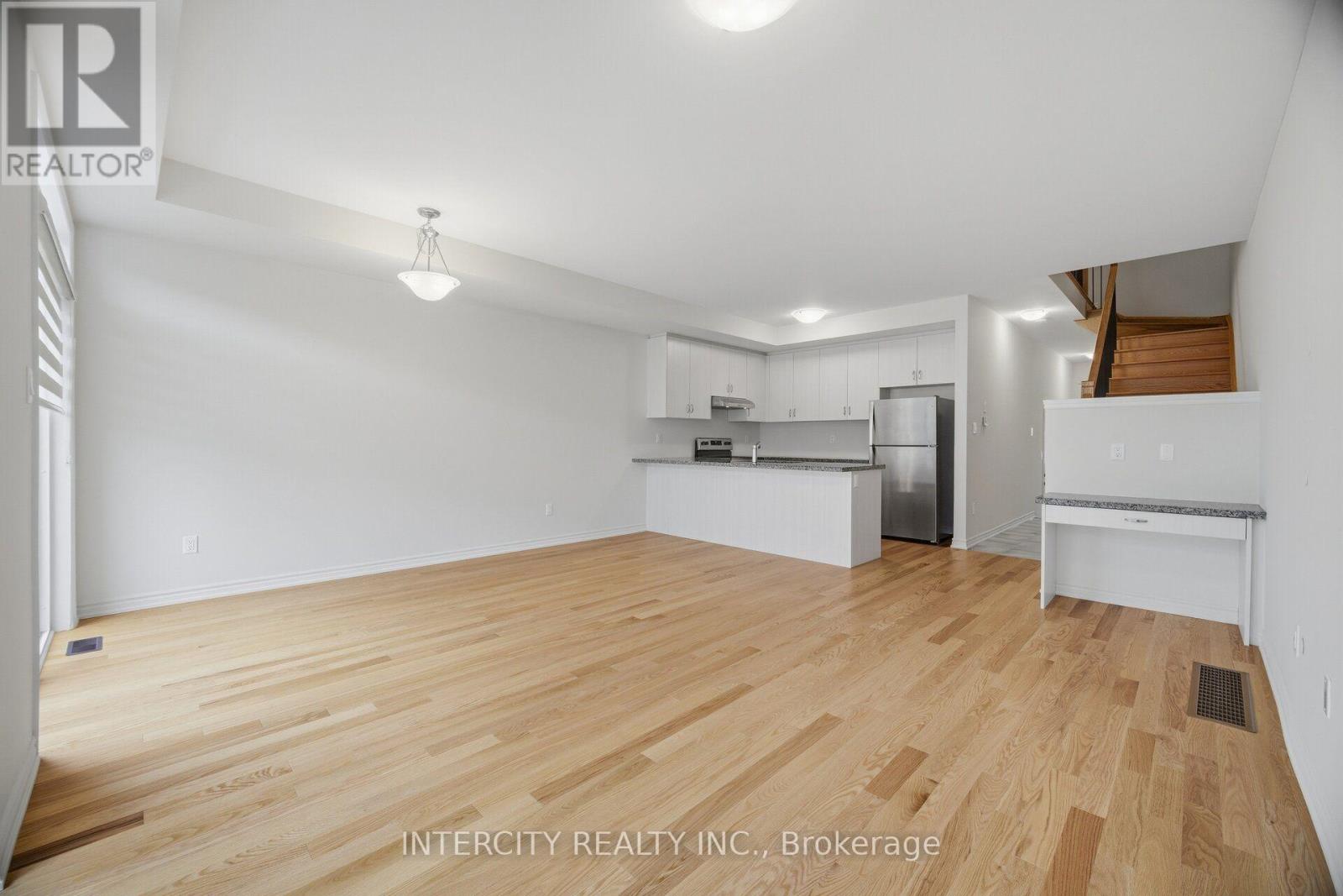 1378 National Common Property Photo 22
