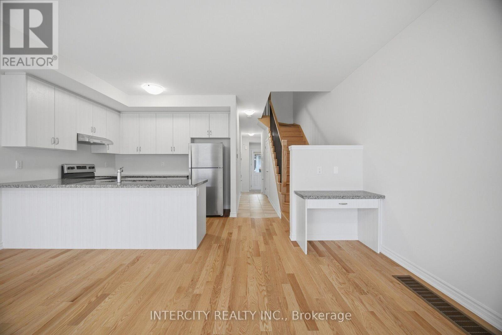 1378 National Common Property Photo 23