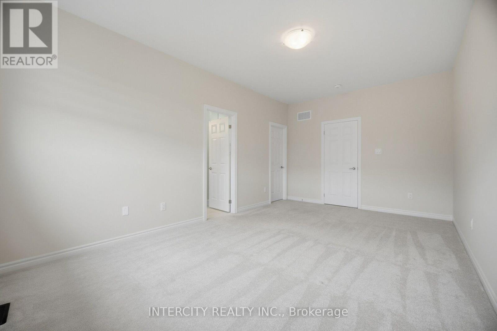 1378 National Common Property Photo 30