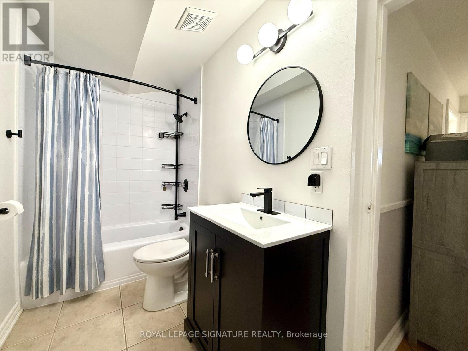 2 - 2027 Bluefields Drive Property Photo 17