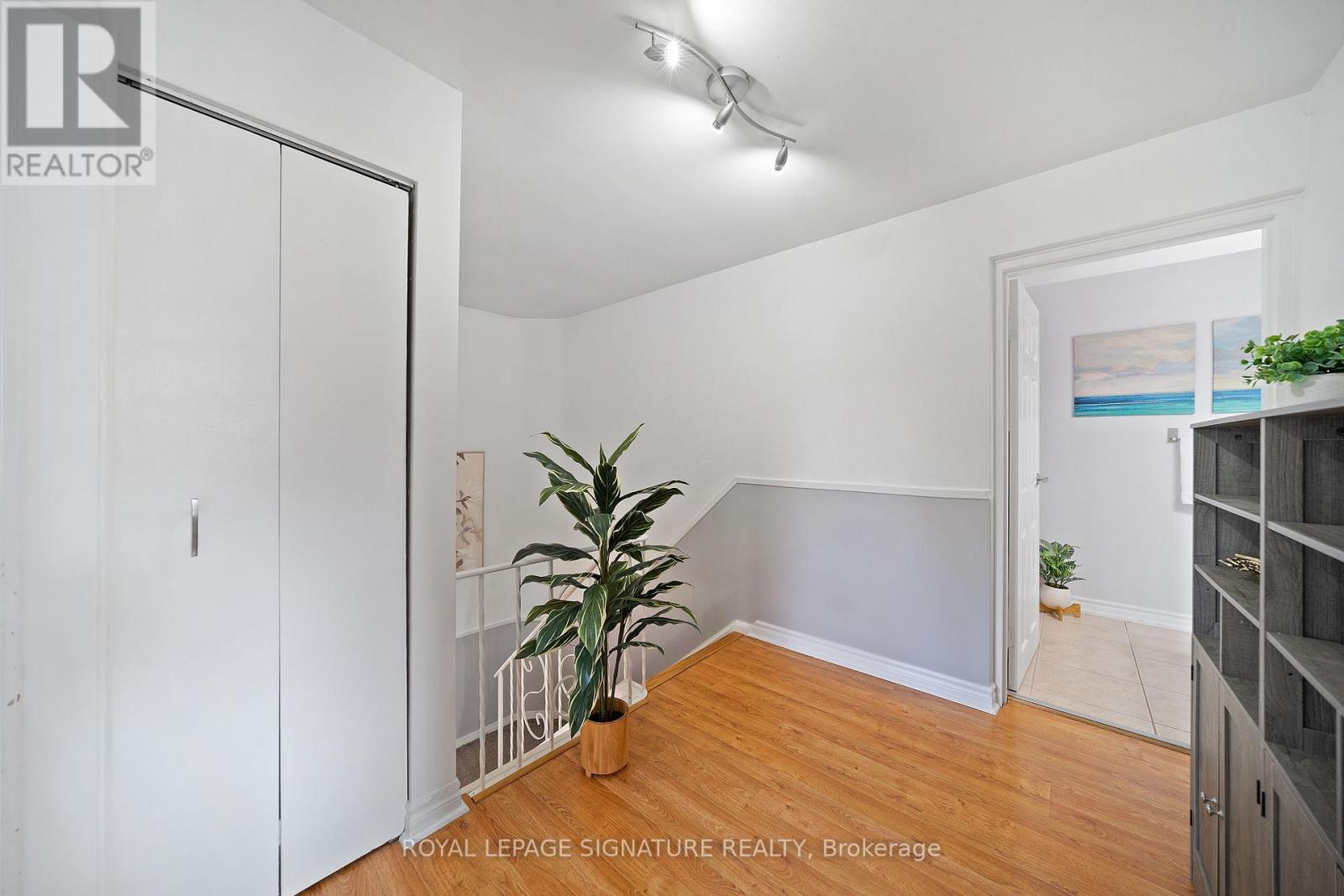2 - 2027 Bluefields Drive Property Photo 18