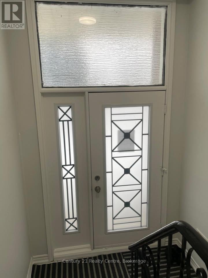 Upper Lvl - 19 Athlone Avenue Property Photo 2