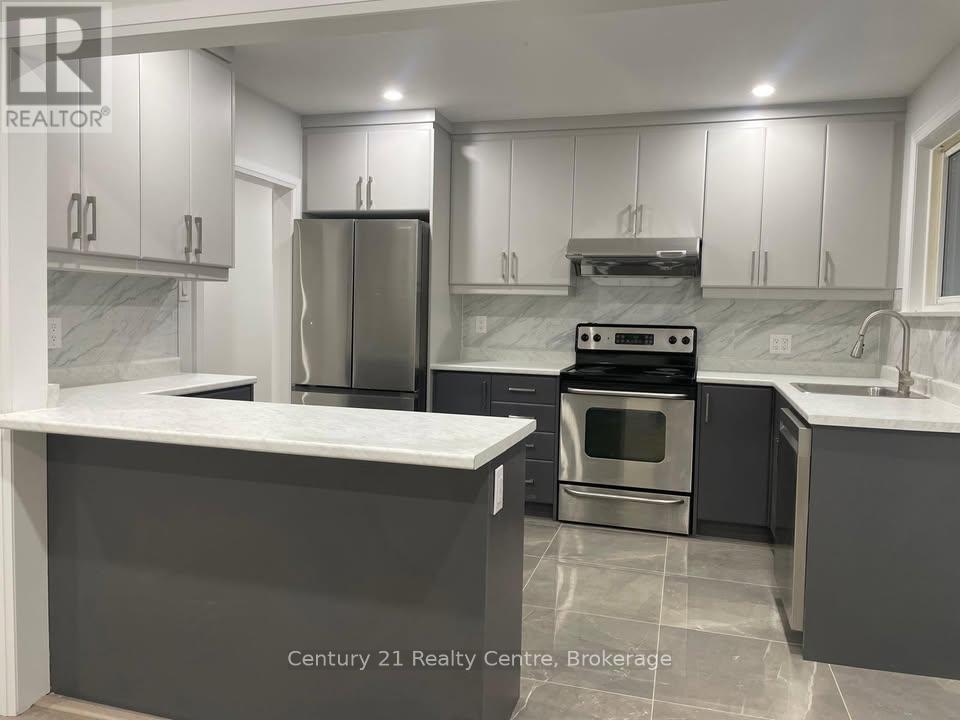 Upper Lvl - 19 Athlone Avenue Property Photo 5