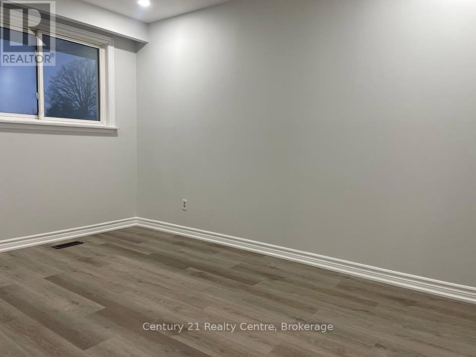 Upper Lvl - 19 Athlone Avenue Property Photo 10