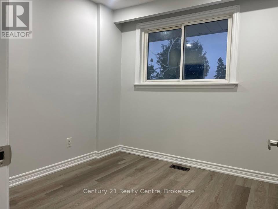 Upper Lvl - 19 Athlone Avenue Property Photo 11