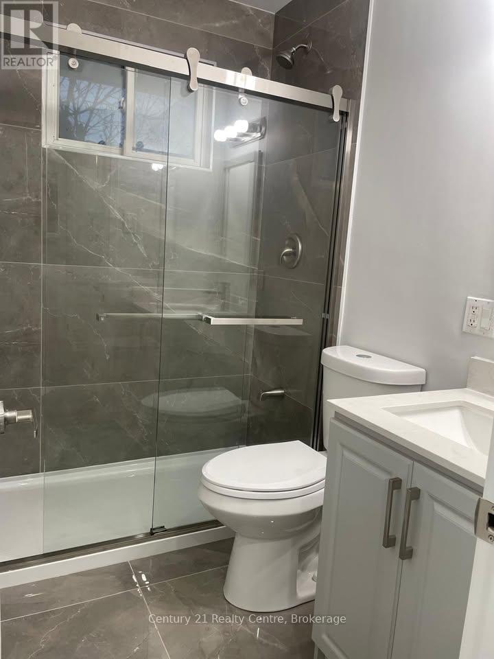 Upper Lvl - 19 Athlone Avenue Property Photo 12