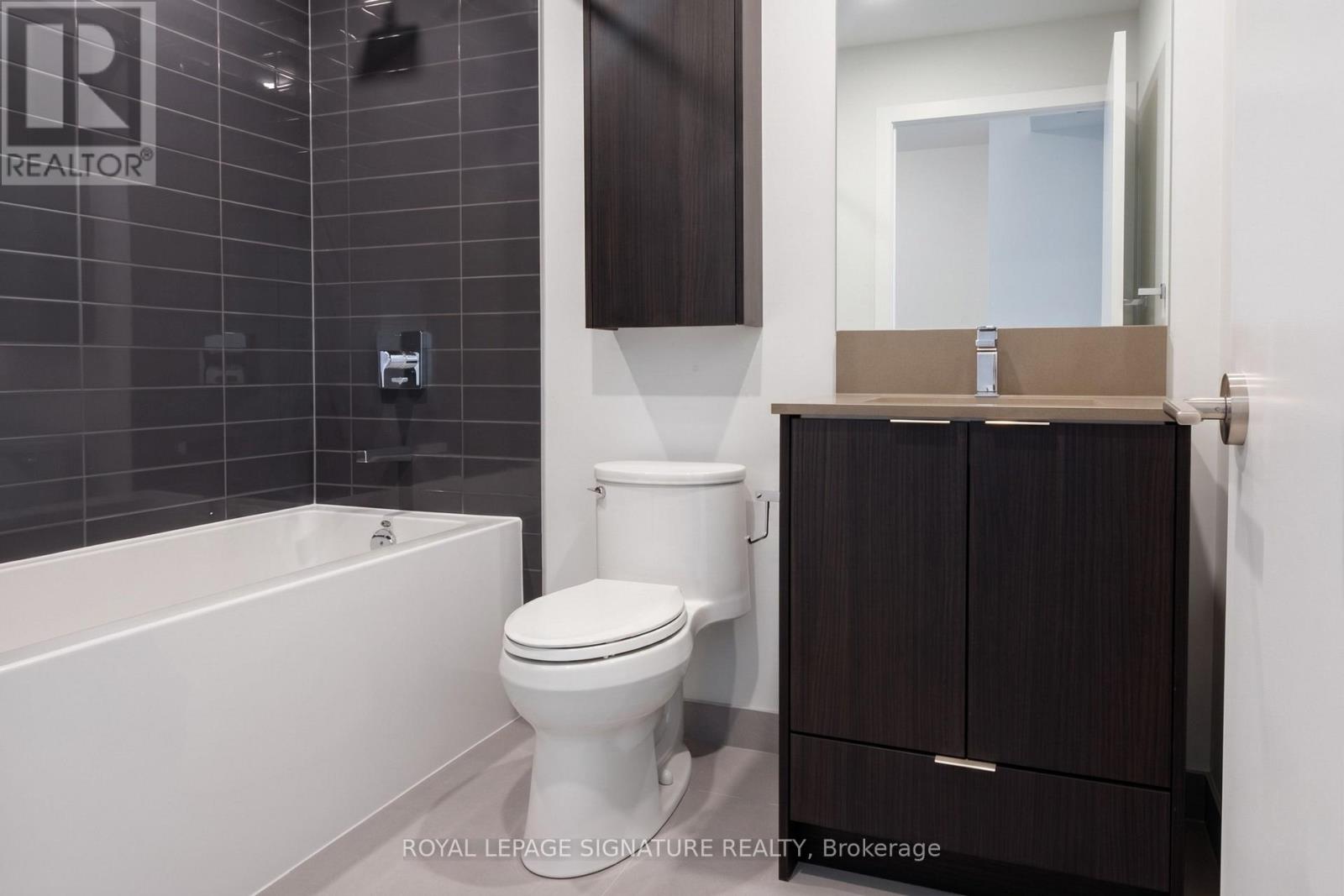 4605 - 430 Square One Drive Property Photo 7