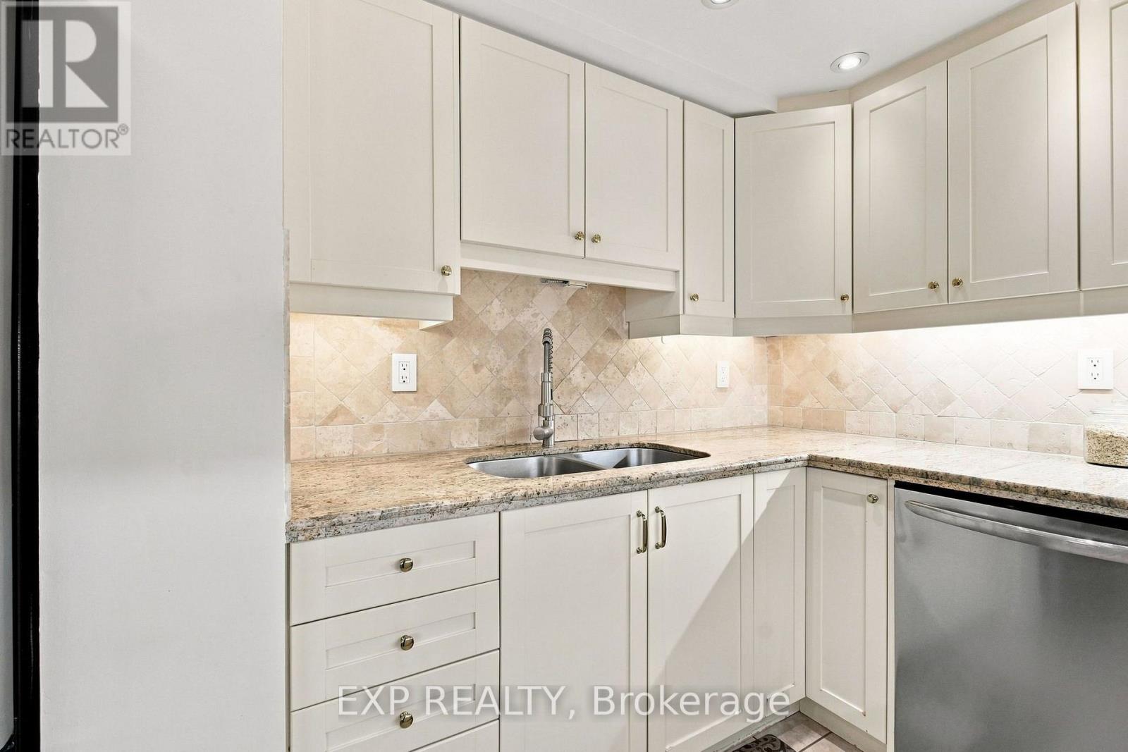 2101 - 1515 Lakeshore Road E Property Photo 4