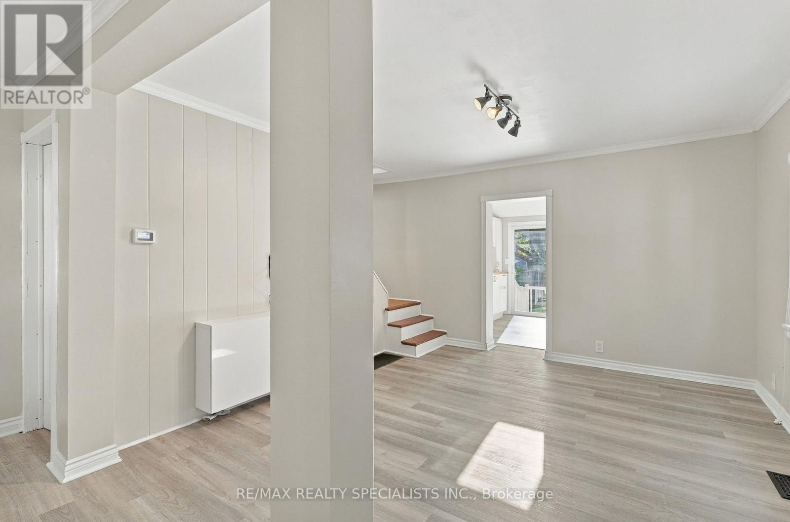 141 Lake Crescent Property Photo 17