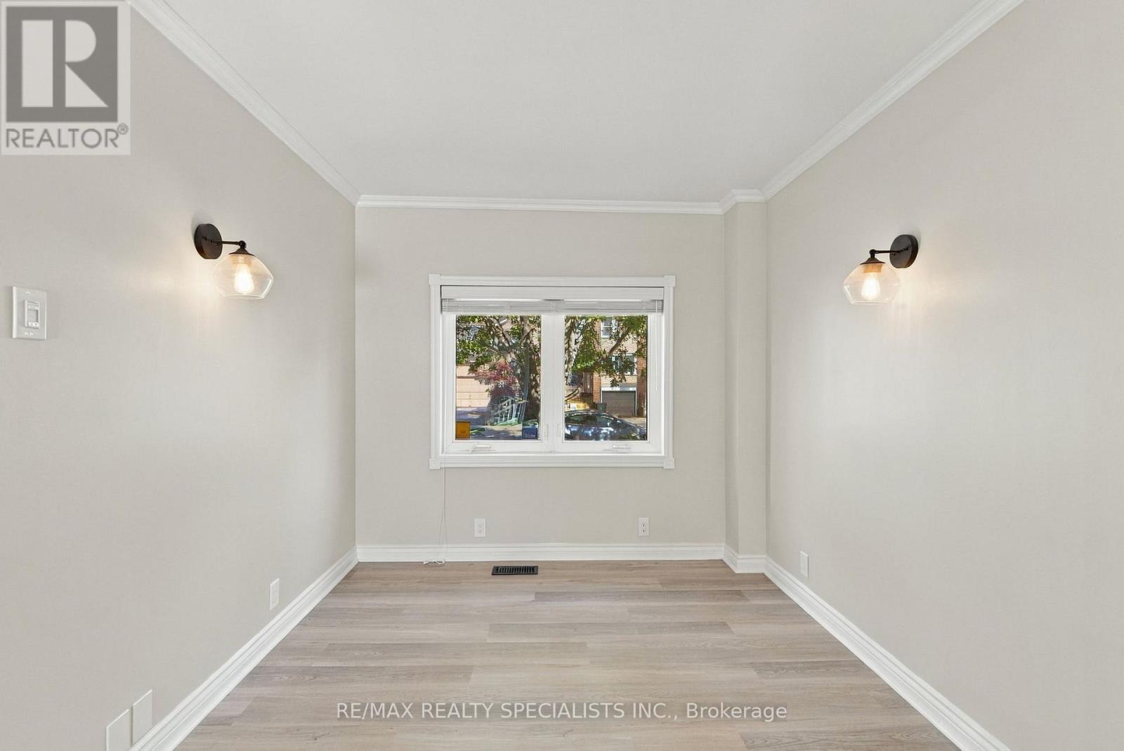 141 Lake Crescent Property Photo 19