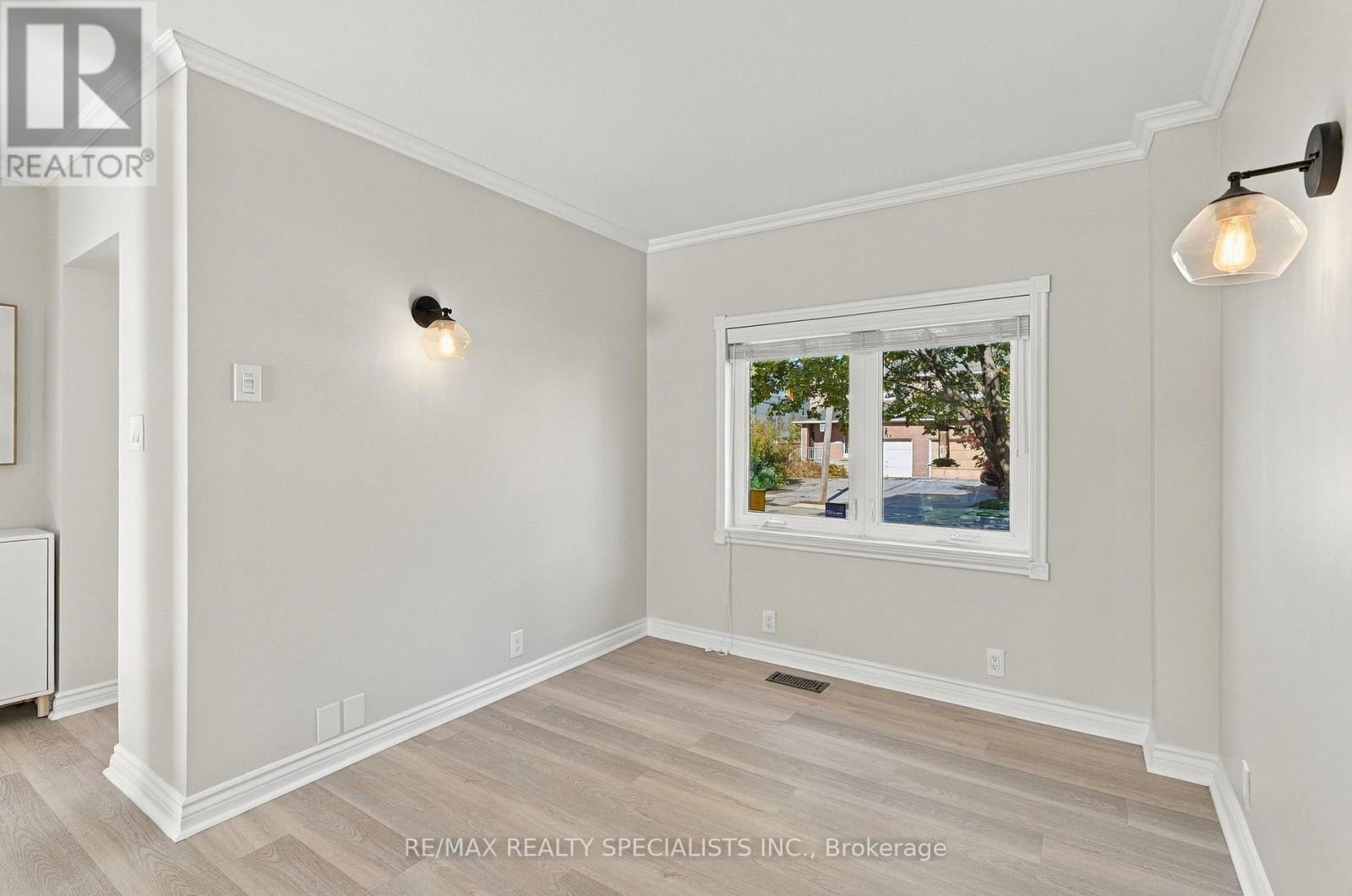 141 Lake Crescent Property Photo 21