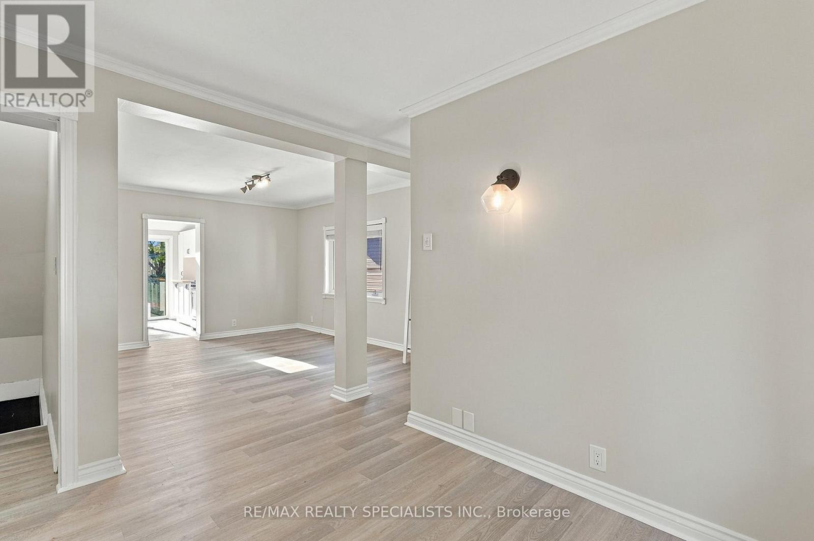 141 Lake Crescent Property Photo 22