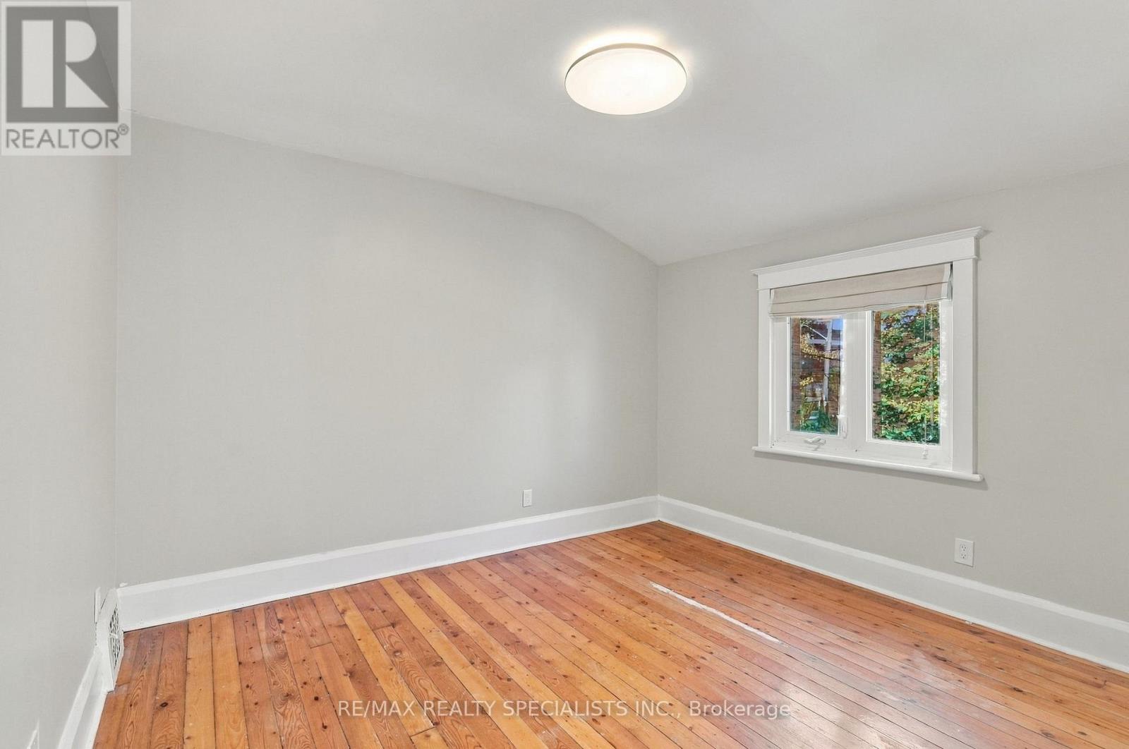 141 Lake Crescent Property Photo 28