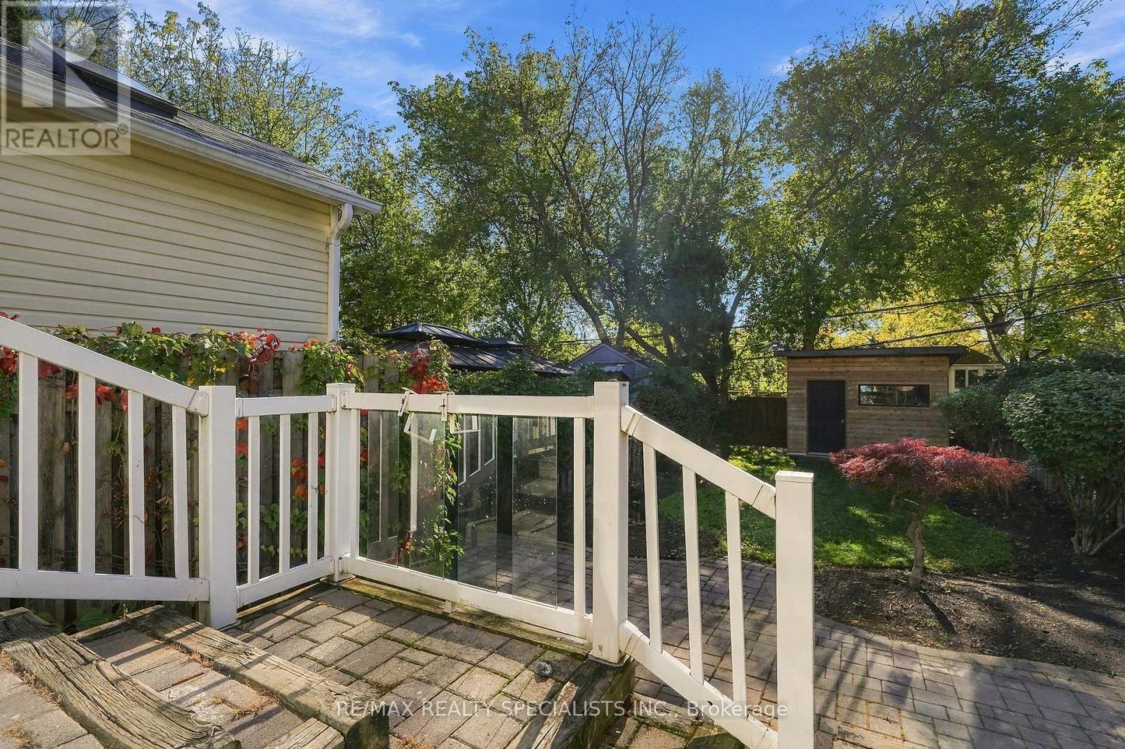 141 Lake Crescent Property Photo 40