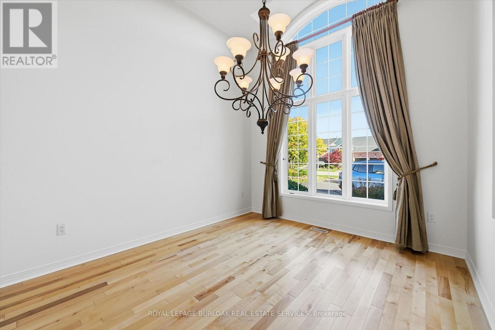 2256 Turnberry Road Property Photo 5