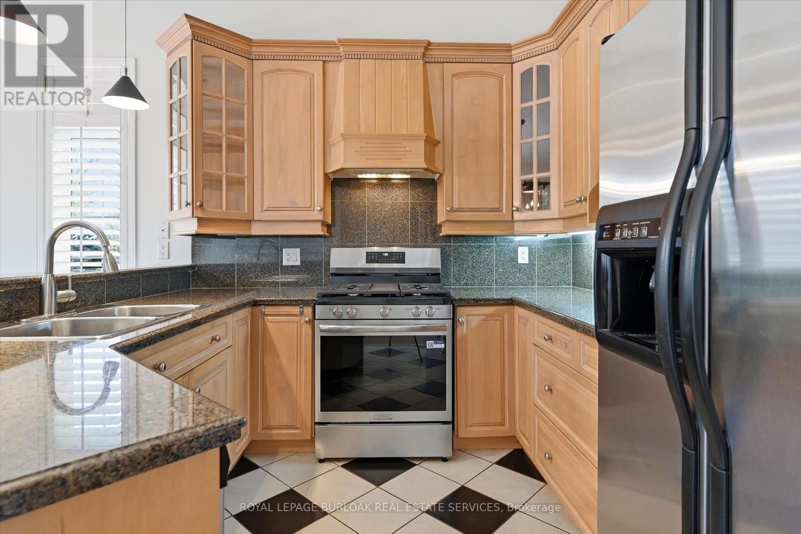 2256 Turnberry Road Property Photo 13