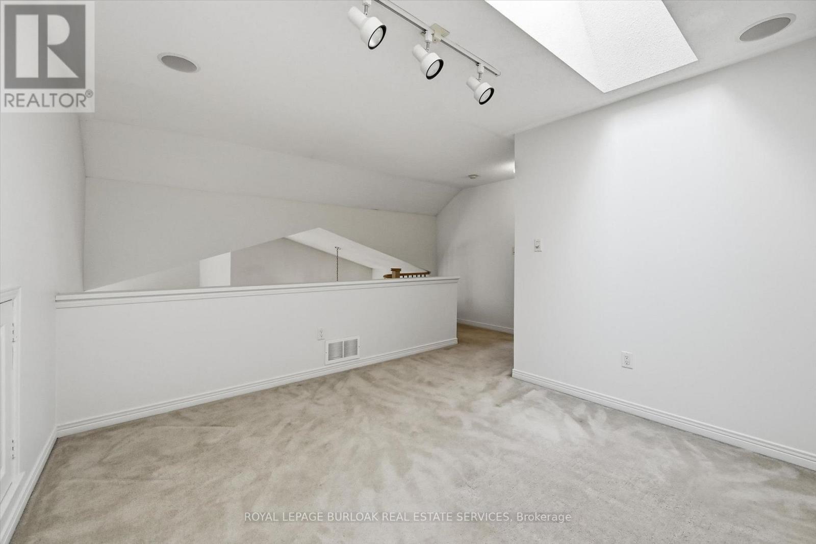 2256 Turnberry Road Property Photo 25
