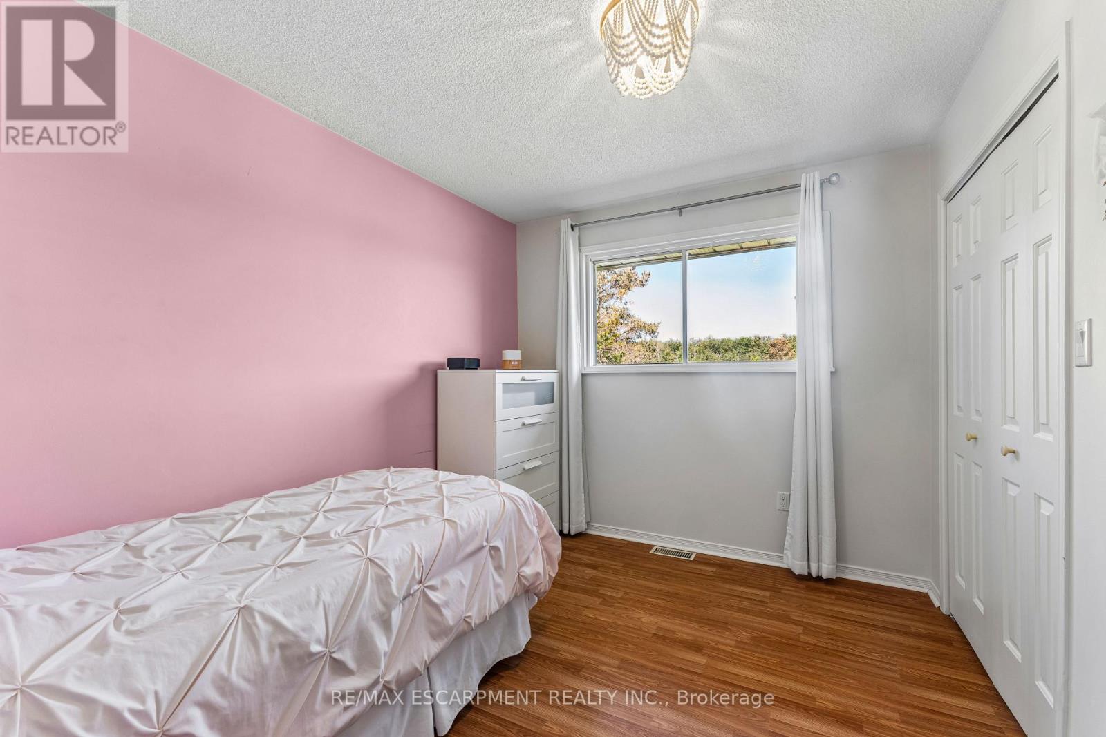 1250 Arkell Road Property Photo 14