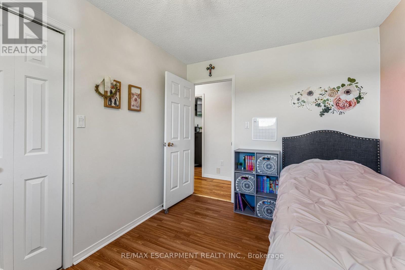 1250 Arkell Road Property Photo 15