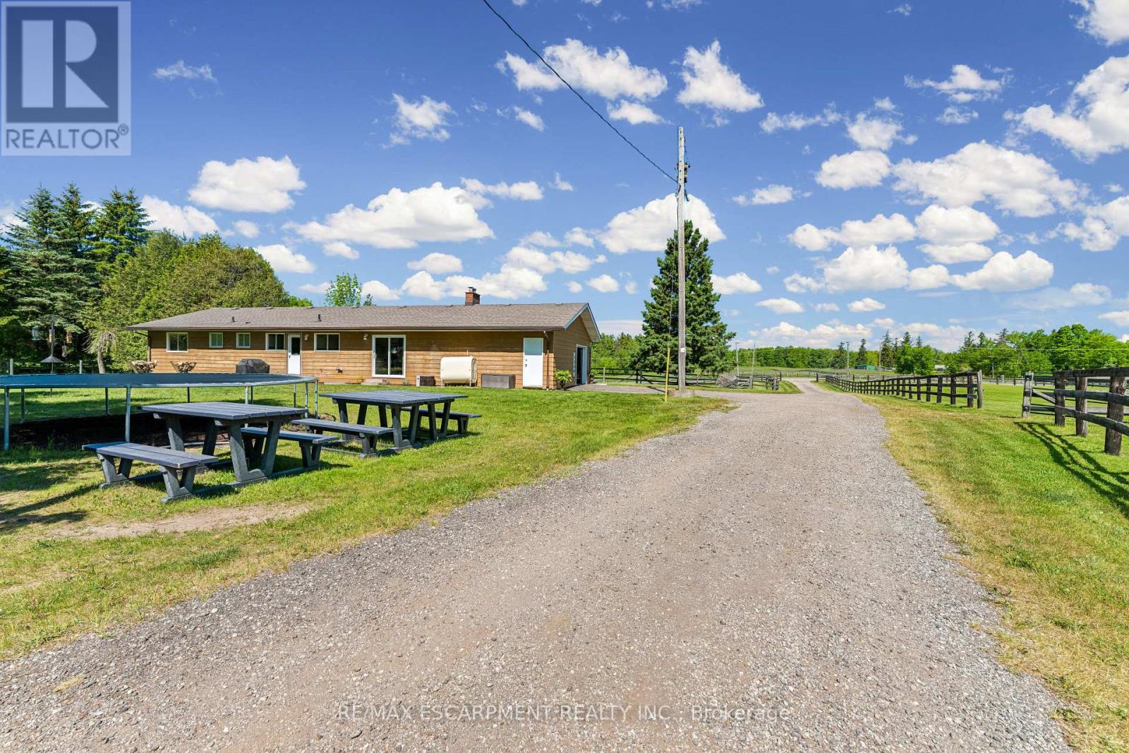 1250 Arkell Road Property Photo 50