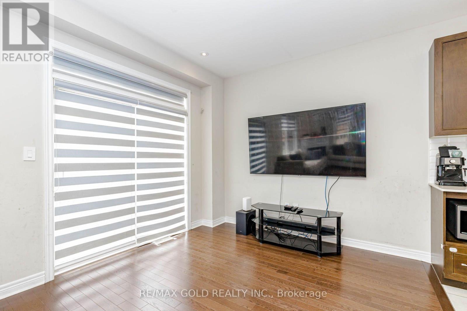 3 Dale Meadows Road Property Photo 14