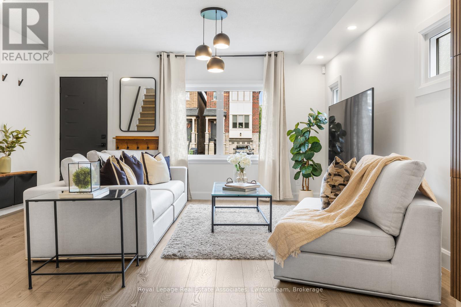 28 Thirtieth Street Property Photo 7