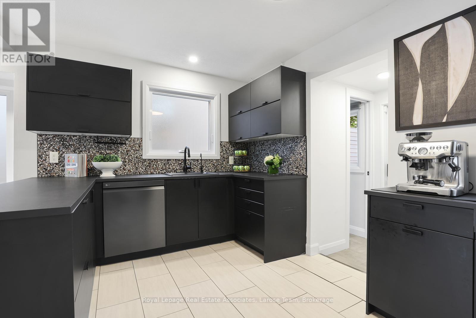 28 Thirtieth Street Property Photo 13
