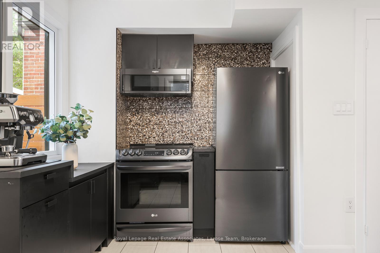 28 Thirtieth Street Property Photo 16