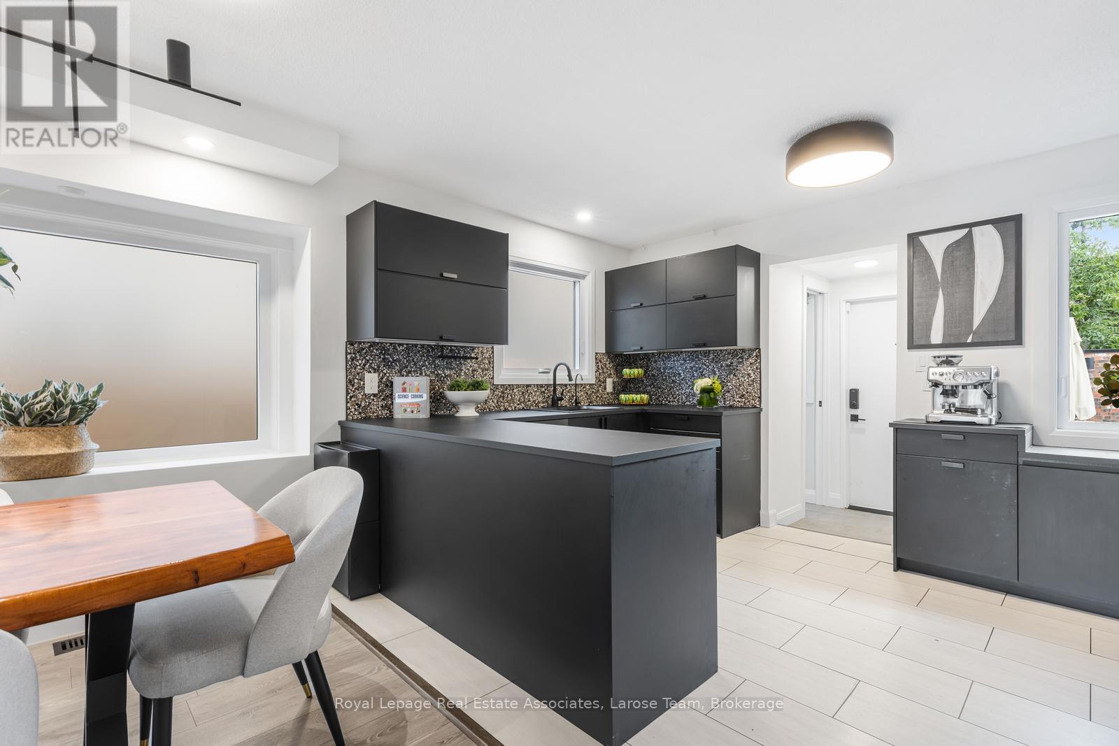 28 Thirtieth Street Property Photo 17