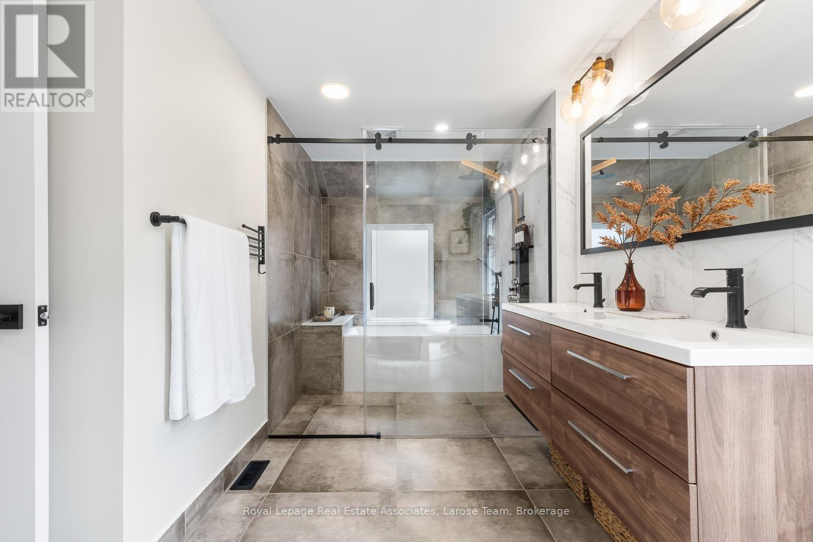 28 Thirtieth Street Property Photo 27